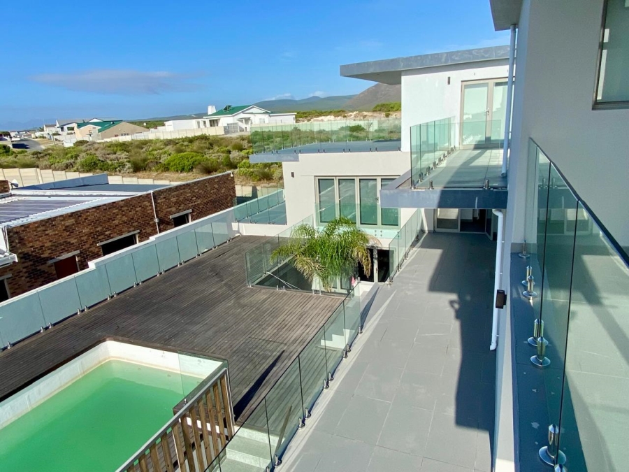 7 Bedroom Property for Sale in Gansbaai Central Western Cape